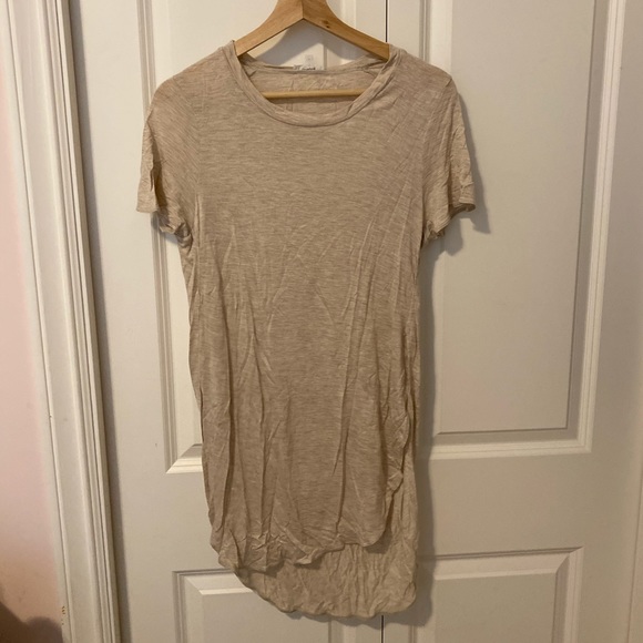 2/$30 💫 Aritzia Wilfred Capucine T-shirt - Picture 1 of 1